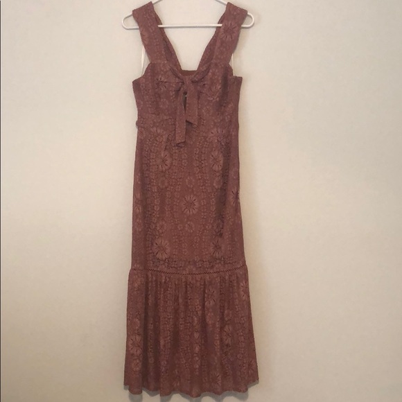 Pink Emilia lace Perplum dress - Picture 4 of 8
